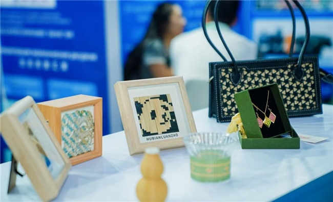 “蓉品出海”喀什专区正式启幕 青羊优品荟萃中亚门户，企业形象策划新篇章